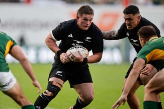 All Blacks ket cserejatekosokat hivnak be miutan Lord es de Groot fejserulest szenvedett