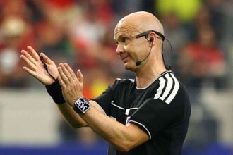 Anthony Taylor a korabbi Premier League biro csatlakozik a torok biroi bizottsaghoz