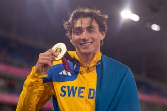 Aranyermes Duplantis hulyeseg volt indiai etteremben vacsorazni a donto elott