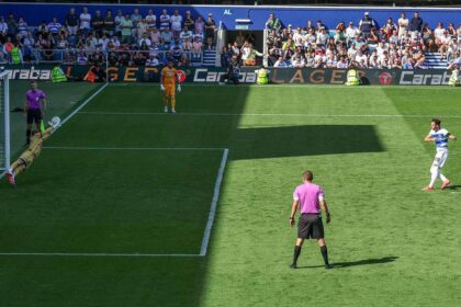 Dan Millwall kapus negy egymast koveto buntetot harit a dontetlen soran az elkepeszto visszajovetelekor