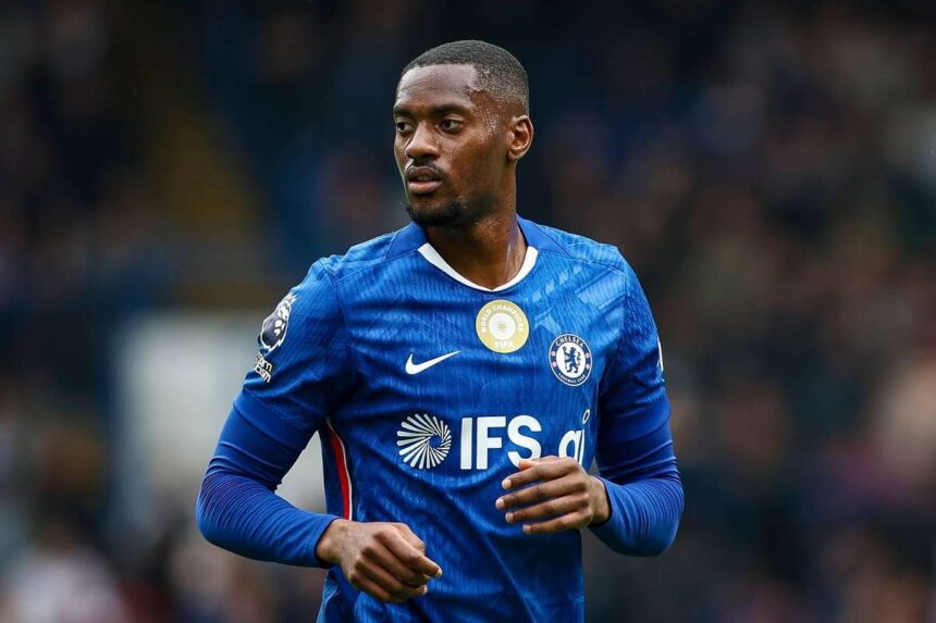 Ezt kellenne Tosin Adarabioynak Ezri Konst helyettesitenie az Aston Villnl