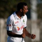 Iszlam hosies szereplese Banglades elkeseredett harcaban mig Ausztralia megszoritja a vezerest a zurzavaros elso nap utan