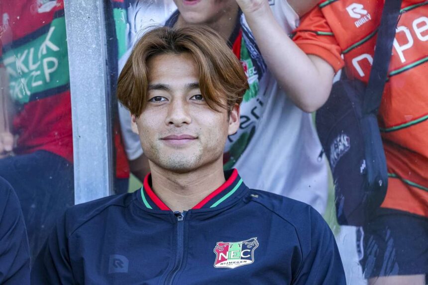 PSV vegelegesitette Kodai Sano a japan NEC kozeppalyas szerzodteteset