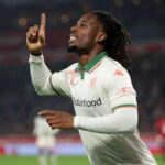 Szep hogy kolcson veszik a rajatszas hoset Elye Wahit az Eintracht Frankfurtbol
