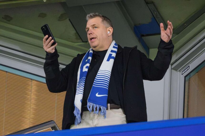 Todd Boehly es Mark Walter allitolag a Chelsea reszesedesenek eladasat fontolgatjak a Clearlake nek