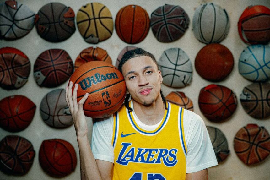 az ESPN hirei szerint Joshua Kushner es Bob Iger 12 milliard dollareert megvasarolja a Los Angeles Lakers t
